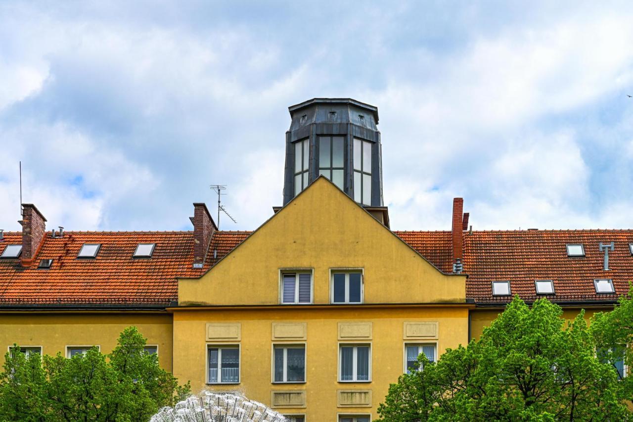 Ferienwohnung House With Lanterns Tychy Exterior foto